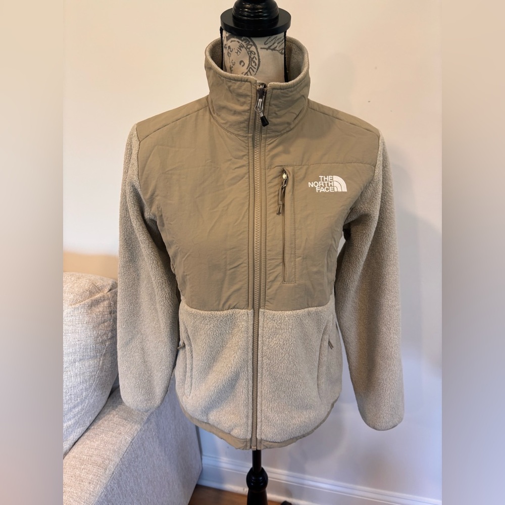 The North Face Women's Beige/Tan Fleece Jacket